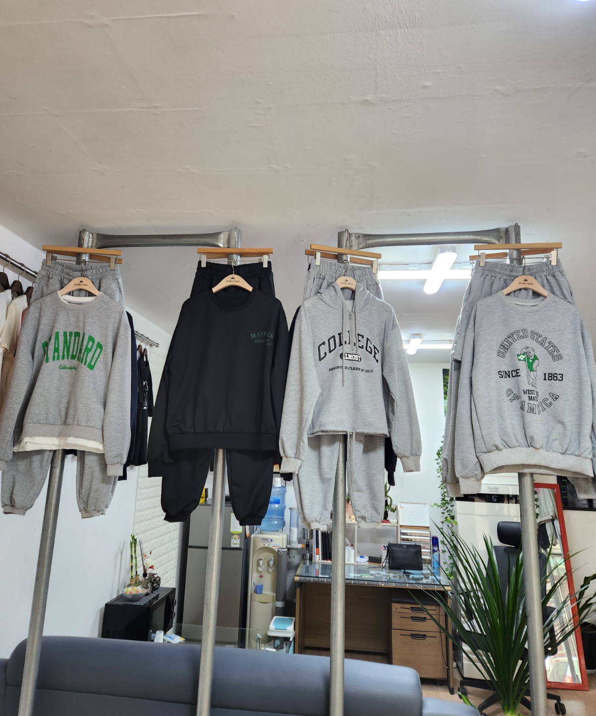 2000769928_moeakFH6_6fb3d1d39ef8918b27e95952cfaaaee0468b0058.jpg 이미지크게보기